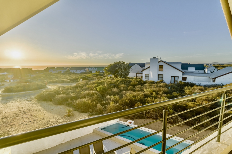 5 Bedroom Property for Sale in Grotto Bay Western Cape